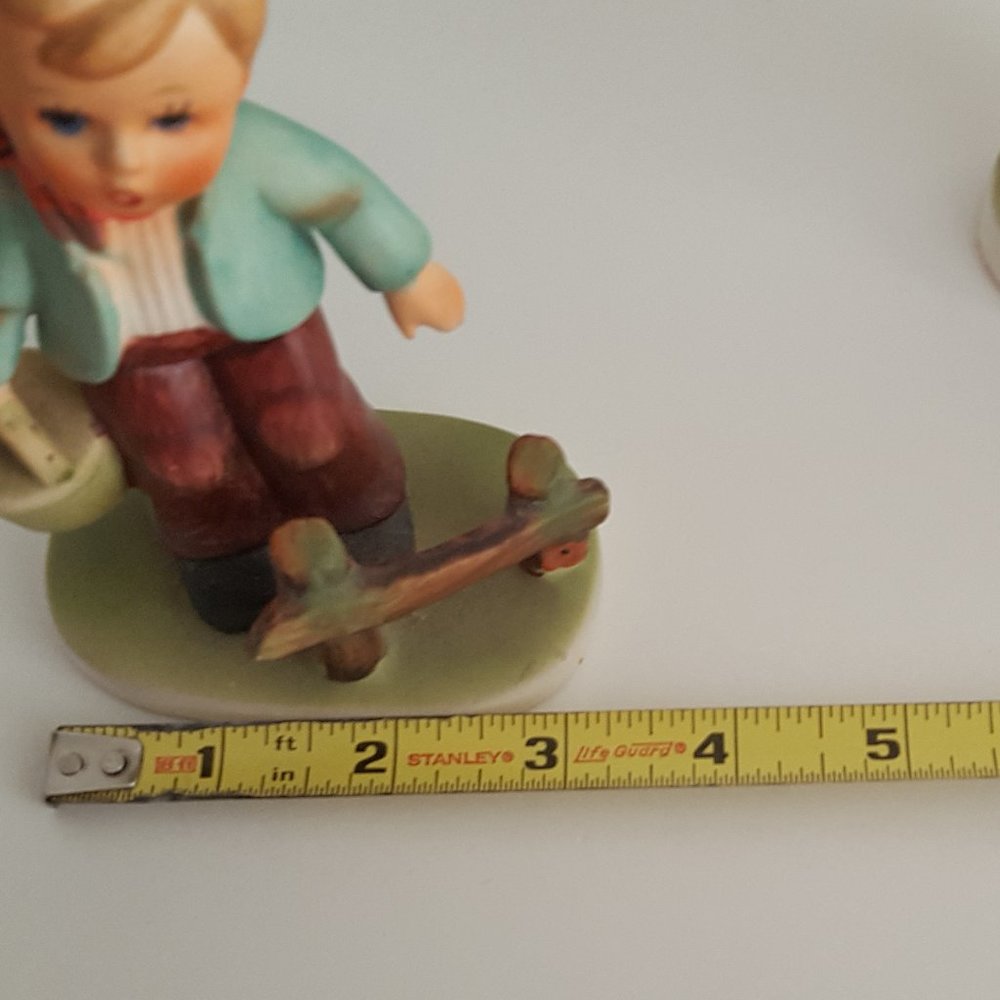 Collectible Figurines Boy with Basket & Girl with Basket Unknown - Picture 12 of 12